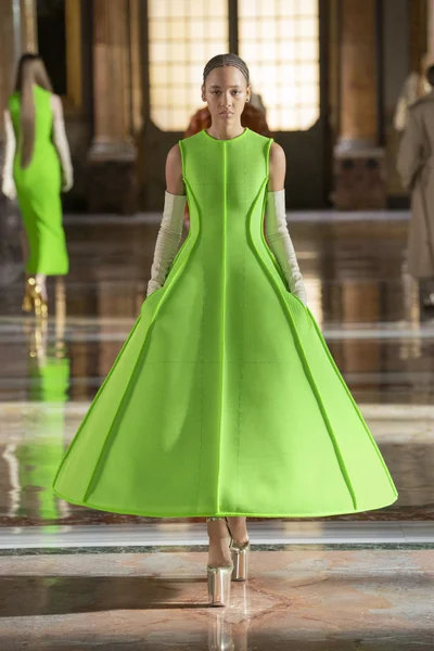 Look 30